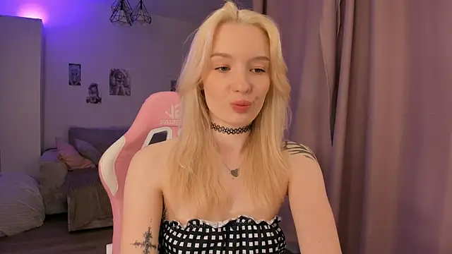 Tiffany Paw online show from May 2026 03:24:02 AM
