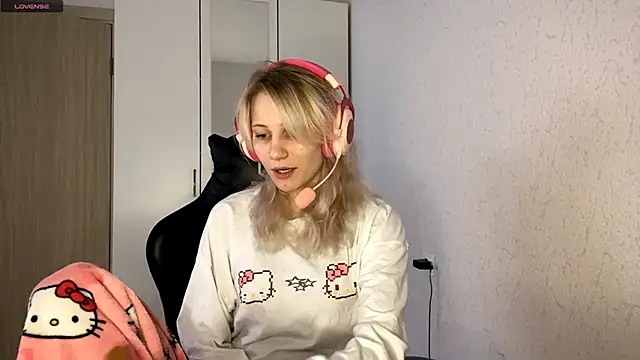 FoxySable online show from November 2025 09:35:01 AM