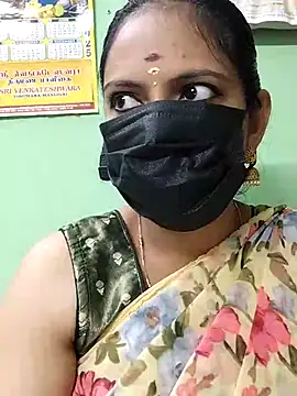 Snapshot of Queen-Neha chatting on November 2025 06:07:01 PM Queen-Neha online show from November 2025 06:07:01 PM