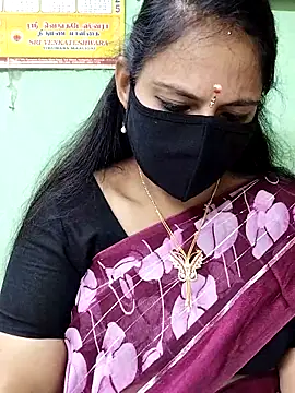 Snapshot of Queen-Neha chatting on November 2025 06:32:01 PM Queen-Neha online show from November 2025 06:32:01 PM