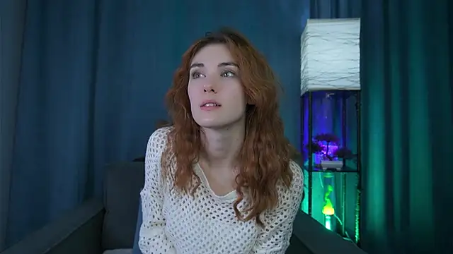 Snapshot of foxy_cute4you chatting on December 2025 07:33:02 PM foxy cute4you online show from December 2025 07:33:02 PM