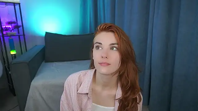 Snapshot of foxy_cute4you chatting on April 2026 07:44:02 PM foxy cute4you online show from April 2026 07:44:02 PM