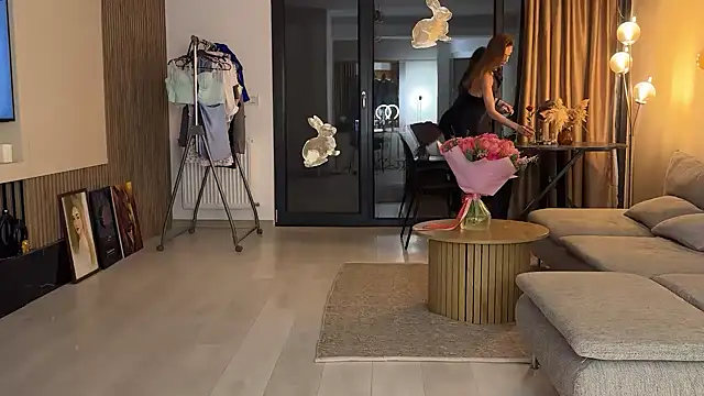 Jolienne online show from May 2026 08:47:01 PM