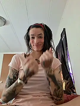 Snapshot of MaitressePomme3 chatting on November 2025 02:17:02 PM MaitressePomme3 online show from November 2025 02:17:02 PM