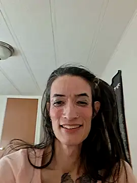 Snapshot of MaitressePomme3 chatting on November 2025 02:23:02 AM MaitressePomme3 online show from November 2025 02:23:02 AM