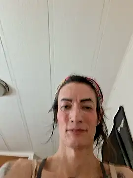 Snapshot of MaitressePomme3 chatting on November 2025 02:13:01 AM MaitressePomme3 online show from November 2025 02:13:01 AM