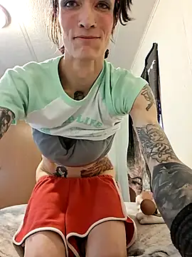 Snapshot of MaitressePomme3 chatting on November 2025 01:25:02 PM MaitressePomme3 online show from November 2025 01:25:02 PM