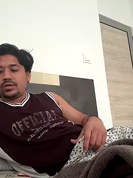 Snapshot of Jhonneeey chatting on November 2025 01:17:02 PM Jhonneeey online show from November 2025 01:17:02 PM