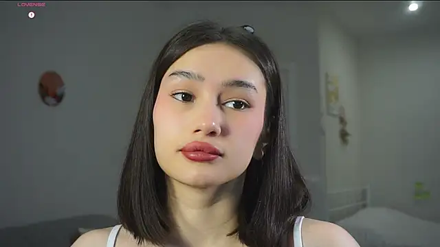 SoftLuna online show from November 2025 05:12:03 AM