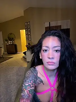 Snapshot of Entreprescrewers chatting on November 2025 06:25:02 AM Entreprescrewers online show from November 2025 06:25:02 AM