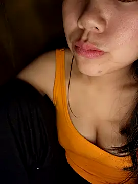 Snapshot of Xiu-L chatting on December 2025 03:38:02 PM Xiu-L online show from December 2025 03:38:02 PM