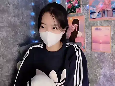 Hellen2999 online show from November 2025 04:00:01 PM