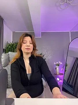 AmberRosewood online show from March 2026 04:40:01 AM