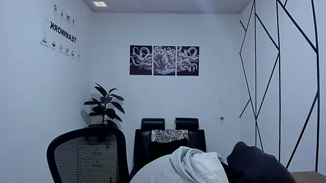 Snapshot of James_Adams_01 chatting on December 2025 12:36:01 PM James Adams 01 online show from December 2025 12:36:01 PM