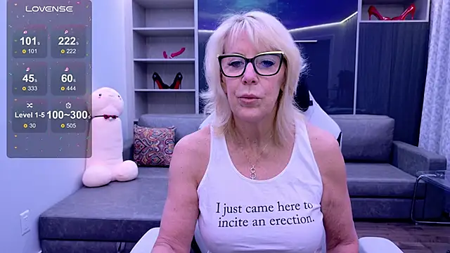 Snapshot of FitCougar chatting on January 2025 04:39:02 PM FitCougar online show from January 2025 04:39:02 PM