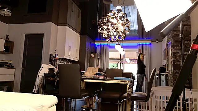 Snapshot of FitCougar chatting on October 2025 01:44:01 PM FitCougar online show from October 2025 01:44:01 PM