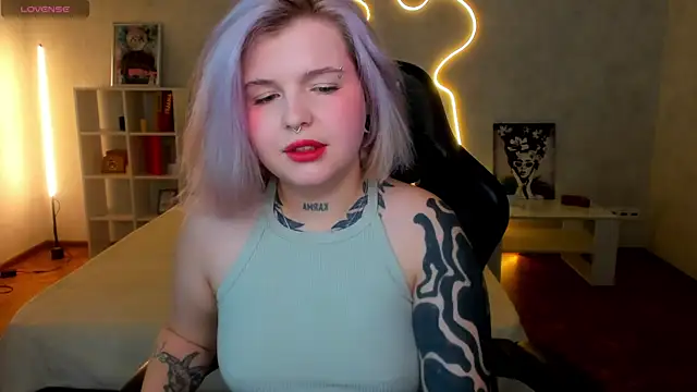 Snapshot of shadow__purrr chatting on November 2025 01:30:02 AM shadow purrr online show from November 2025 01:30:02 AM