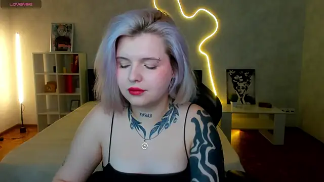 Snapshot of shadow__purrr chatting on November 2025 01:42:01 AM shadow purrr online show from November 2025 01:42:01 AM