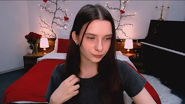 Snapshot of charming_berry chatting on November 2025 06:02:01 AM charming berry online show from November 2025 06:02:01 AM