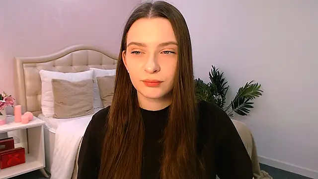 Snapshot of charming_berry chatting on November 2025 06:03:01 AM charming berry online show from November 2025 06:03:01 AM