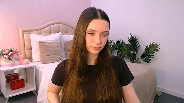 Snapshot of charming_berry chatting on December 2025 06:08:02 AM charming berry online show from December 2025 06:08:02 AM