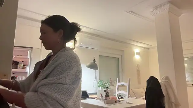 Snapshot of AnnaSophiaX chatting on December 2025 08:48:02 PM AnnaSophiaX online show from December 2025 08:48:02 PM