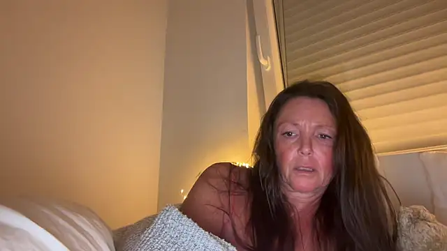 Snapshot of AnnaSophiaX chatting on December 2025 07:45:02 PM AnnaSophiaX online show from December 2025 07:45:02 PM