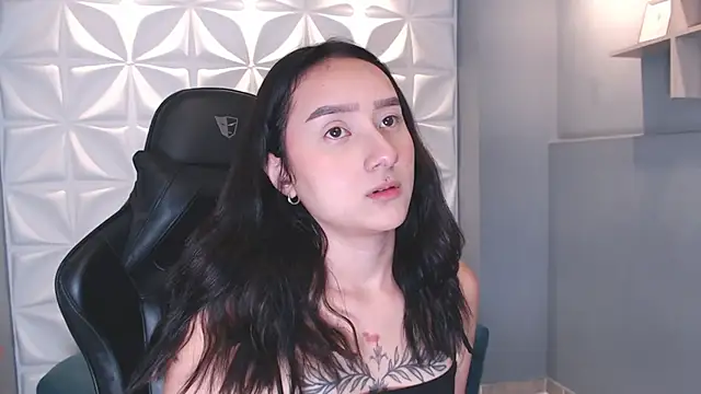 Snapshot of HorneyyQueen chatting on November 2025 12:16:02 PM HorneyyQueen online show from November 2025 12:16:02 PM