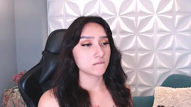 Snapshot of HorneyyQueen chatting on November 2025 02:39:01 PM HorneyyQueen online show from November 2025 02:39:01 PM