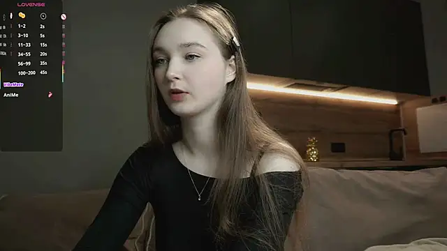 Snapshot of Eliravelvet chatting on November 2025 05:04:02 PM Eliravelvet online show from November 2025 05:04:02 PM