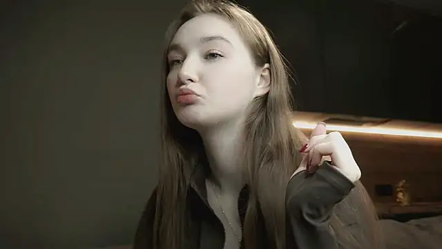 Snapshot of Eliravelvet chatting on November 2025 06:00:02 PM Eliravelvet online show from November 2025 06:00:02 PM