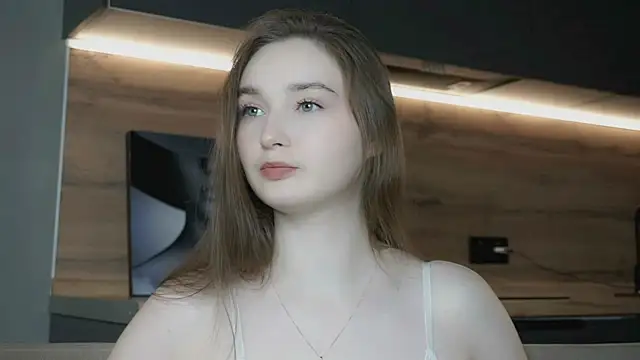 Snapshot of Eliravelvet chatting on December 2025 04:05:01 PM Eliravelvet online show from December 2025 04:05:01 PM