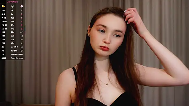 Snapshot of Eliravelvet chatting on December 2025 05:17:01 PM Eliravelvet online show from December 2025 05:17:01 PM