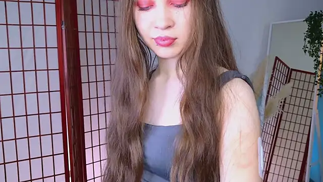 Snapshot of SilentLily chatting on December 2025 09:08:01 PM SilentLily online show from December 2025 09:08:01 PM