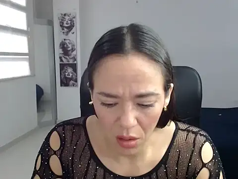 Snapshot of Annie_Cervantez chatting on January 2026 11:25:01 AM Annie Cervantez online show from January 2026 11:25:01 AM