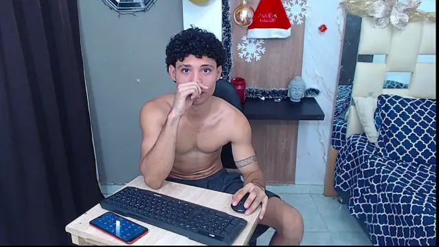 Snapshot of the_nugge chatting on November 2025 07:05:02 PM the nugge online show from November 2025 07:05:02 PM