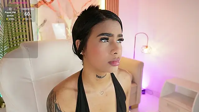 Snapshot of MeganLowell chatting on December 2025 07:12:02 PM MeganLowell online show from December 2025 07:12:02 PM