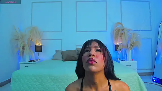 Snapshot of Alice_Owenn chatting on November 2025 02:11:02 AM Alice Owenn online show from November 2025 02:11:02 AM