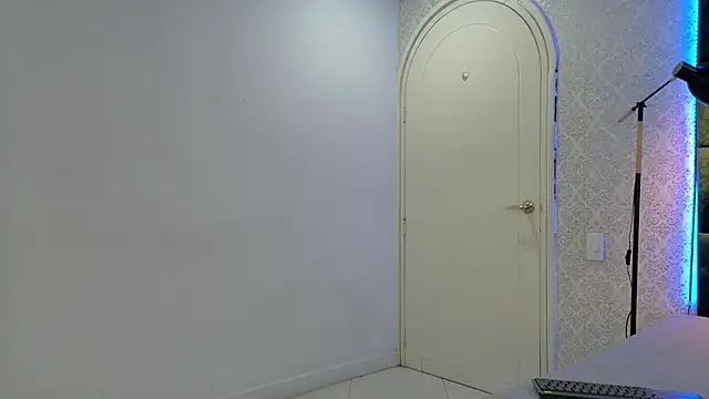 Snapshot of Soffiegrey chatting on December 2025 07:54:02 PM Soffiegrey online show from December 2025 07:54:02 PM