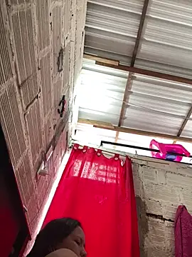 Snapshot of Soffiegrey chatting on December 2025 04:01:02 PM Soffiegrey online show from December 2025 04:01:02 PM