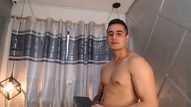 erick garcia1 online show from November 2025 06:40:01 PM