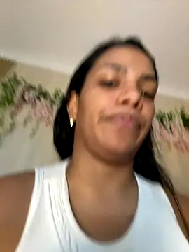 Snapshot of ArielleMillerr- chatting on December 2025 05:52:02 PM ArielleMillerr- online show from December 2025 05:52:02 PM