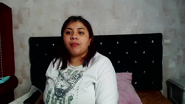 Snapshot of danna_garza chatting on November 2025 05:06:02 AM danna garza online show from November 2025 05:06:02 AM