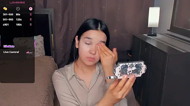 MeliaMelchiori online show from February 2026 01:15:02 PM