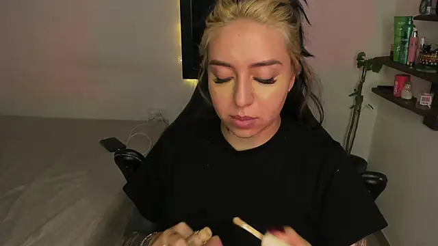 Snapshot of VeloraVyxen_ chatting on December 2025 04:56:01 PM VeloraVyxen online show from December 2025 04:56:01 PM