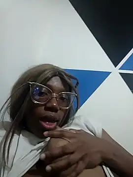 Snapshot of interracialhot chatting on December 2025 01:04:02 AM interracialhot online show from December 2025 01:04:02 AM