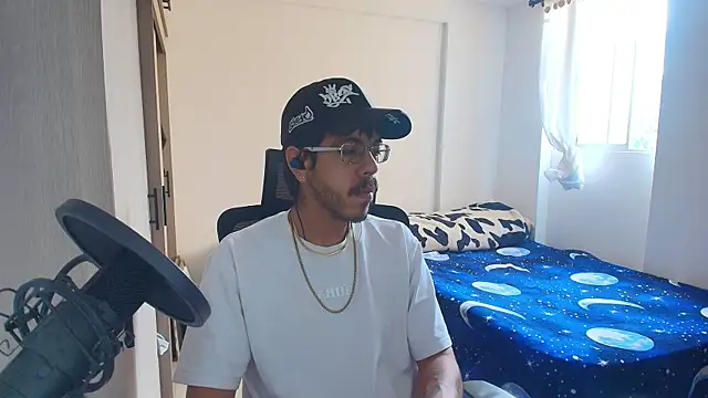 Snapshot of naitt_ chatting on November 2025 02:17:01 PM naitt online show from November 2025 02:17:01 PM