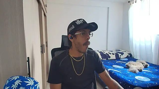 Snapshot of naitt_ chatting on November 2025 06:22:02 PM naitt online show from November 2025 06:22:02 PM