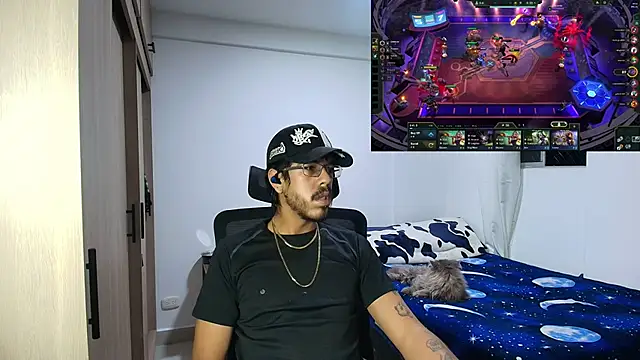 Snapshot of naitt_ chatting on December 2025 01:03:02 AM naitt online show from December 2025 01:03:02 AM