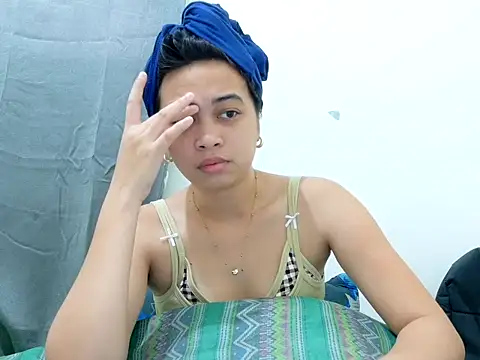 Snapshot of Ursexyasianskinny chatting on April 2026 05:32:01 AM Ursexyasianskinny online show from April 2026 05:32:01 AM